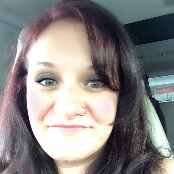 Meet your Posher, Christine - Picture 1 of 1